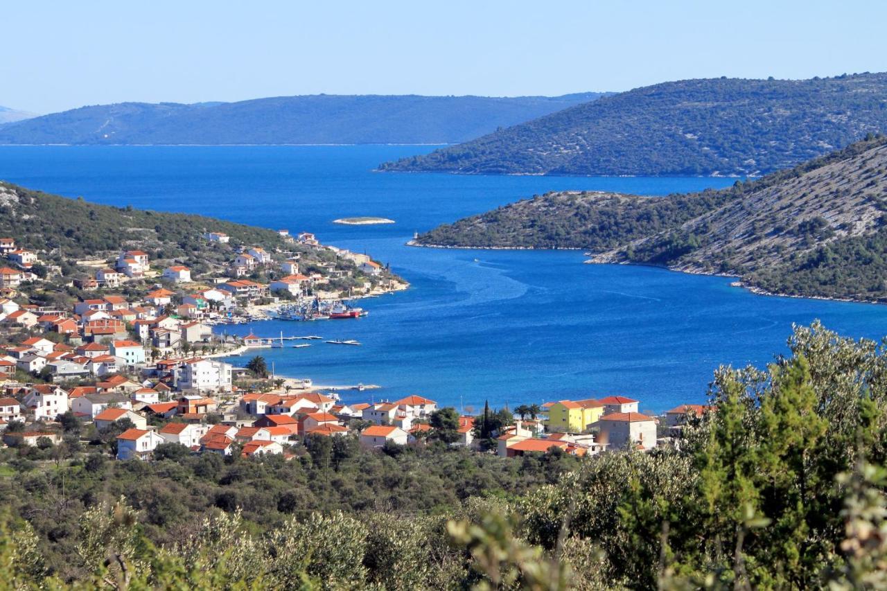 Apartments By The Sea Vinisce, Trogir - 5229 Екстериор снимка