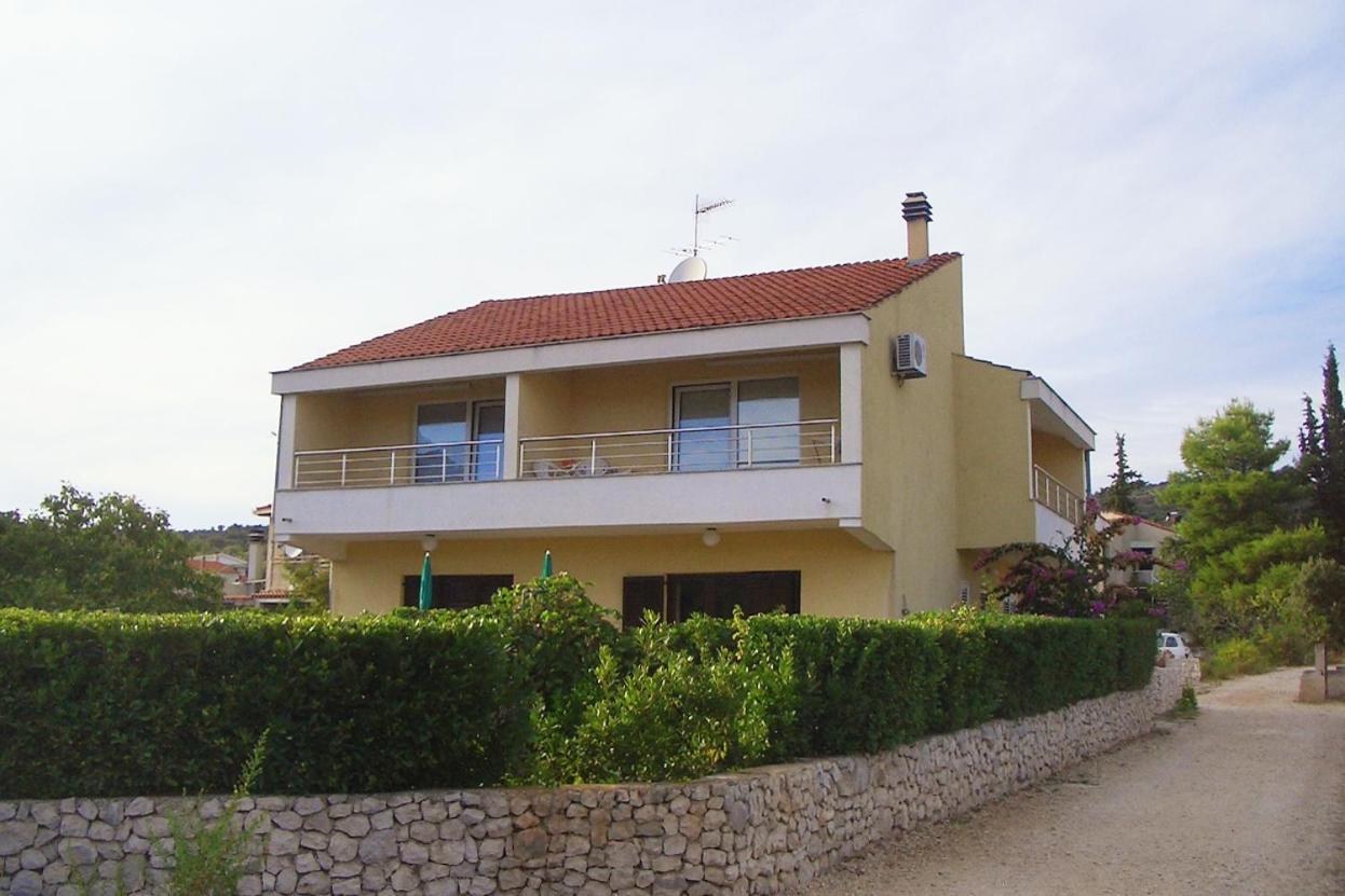 Apartments By The Sea Vinisce, Trogir - 5229 Екстериор снимка