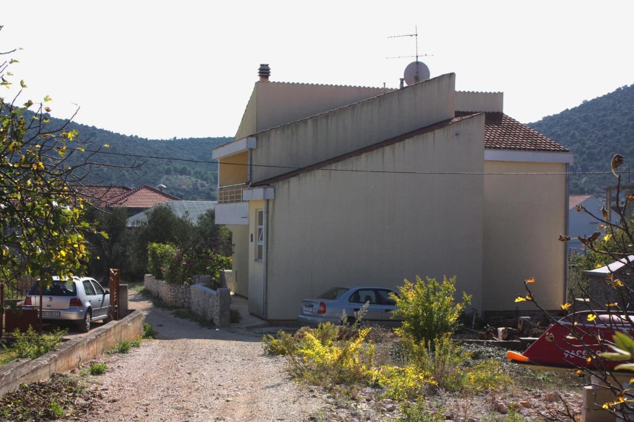 Apartments By The Sea Vinisce, Trogir - 5229 Екстериор снимка