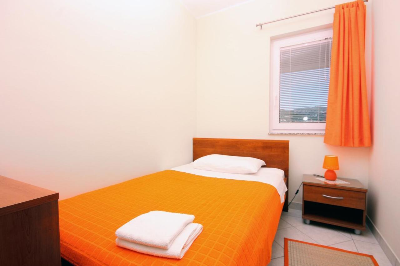 Apartments By The Sea Vinisce, Trogir - 5229 Екстериор снимка