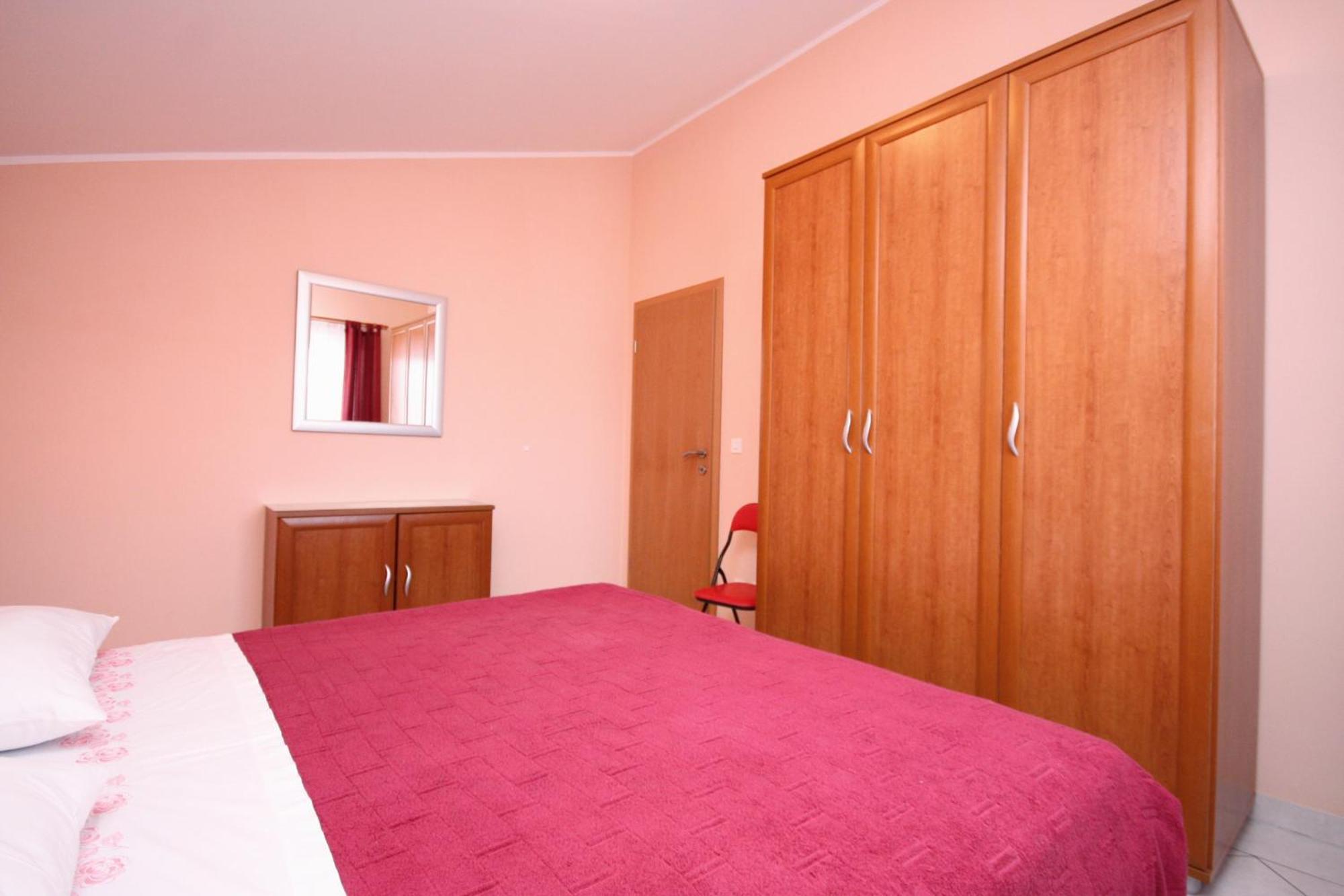 Apartments By The Sea Vinisce, Trogir - 5229 Стая снимка