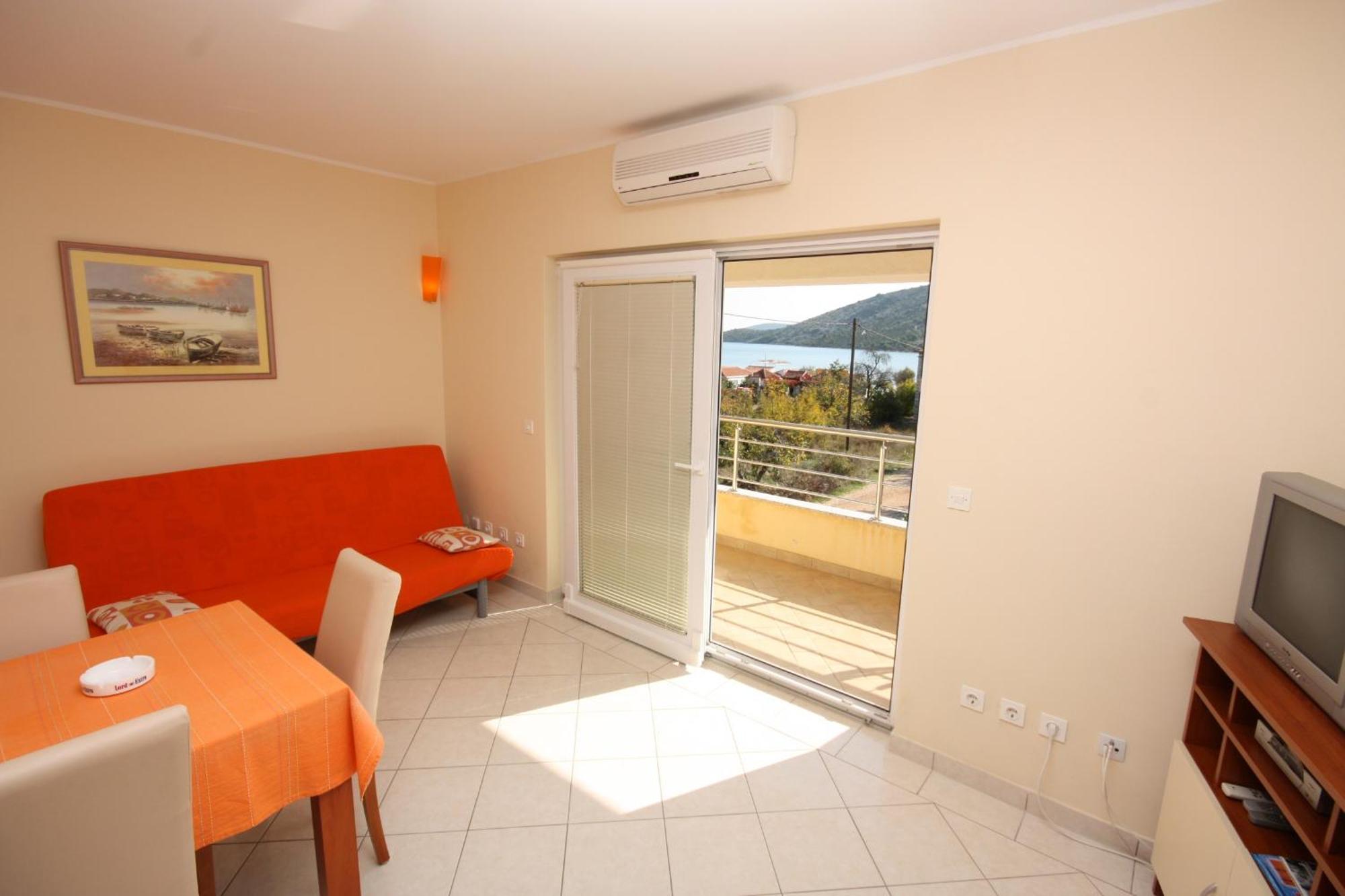 Apartments By The Sea Vinisce, Trogir - 5229 Стая снимка